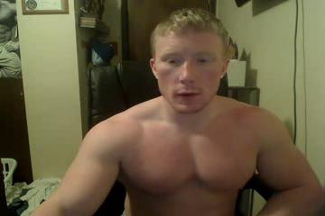 YUNG MUSCLE STUD >bodybuilderjames1 on yahoo.