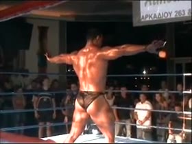 HOT BODYBUILDER / KICKBOXER !