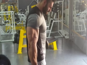 Bicep curls & Flex
