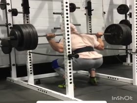 MUSCLE BUTT SQUATS