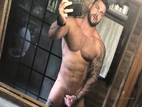 Hot Muscle Fan 2