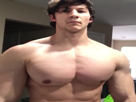 Beauthiful Pecs