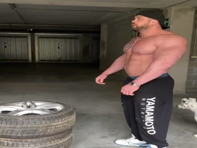 Arms a Massive